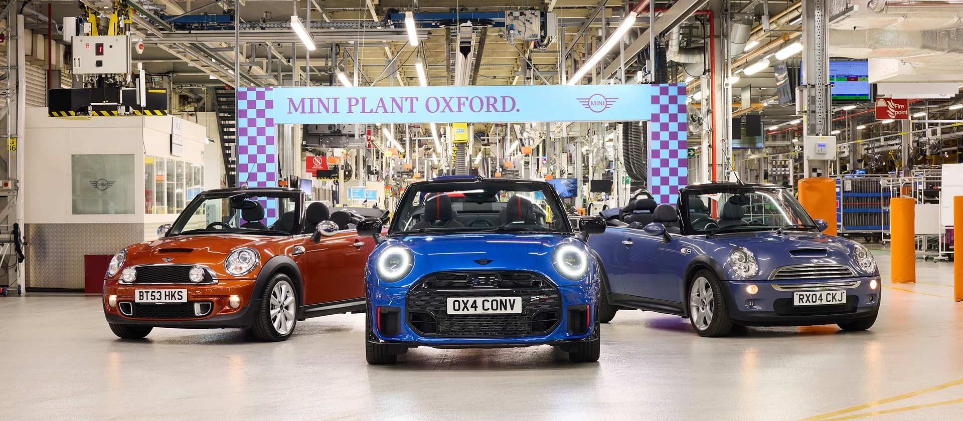 MINI CONVERTIBLE. HƠN 30 NĂM CHINH PHỤC MỌI ÁNH NHÌN